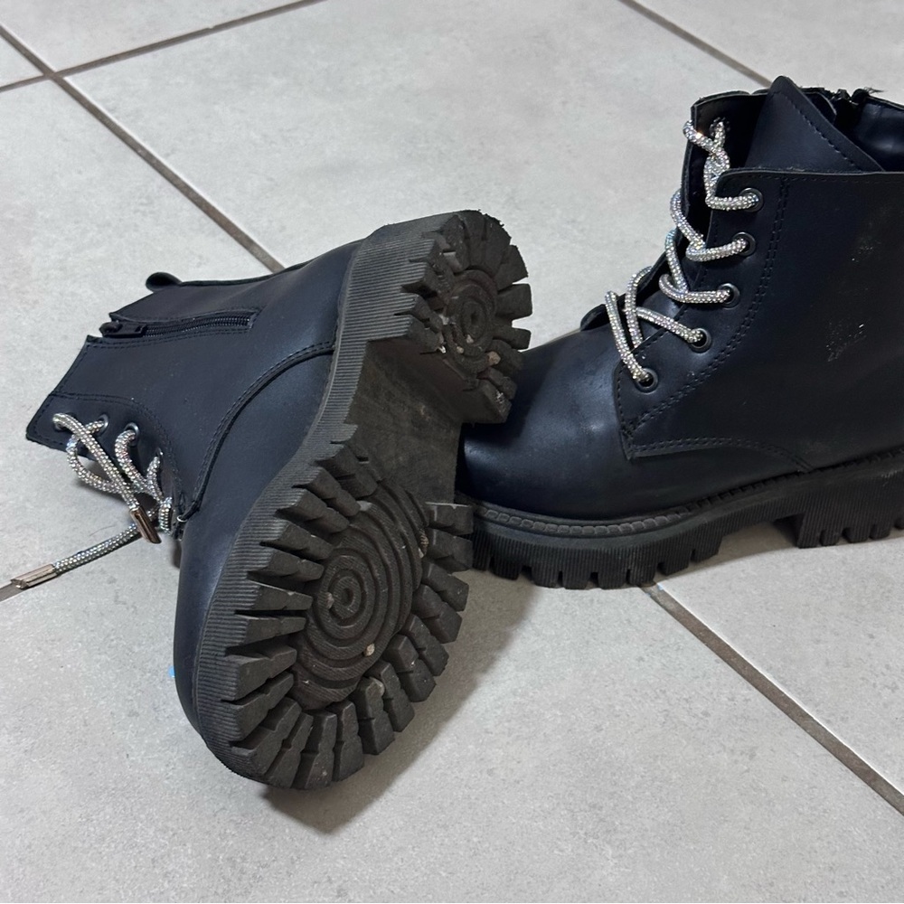 Girls Kids‎ Black Combat Boots Rhinestone Shoe Laces size 1. - Picture 3 of 6